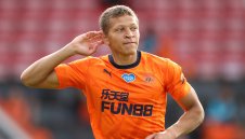 Нюкасъл загуби нападател, ще трябва да се оправя с Анди Каръл