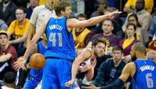 Дирк Новицки заложи на Барса