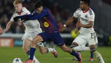 От Барса обърнали Айнтрахт... в съблекалнята!