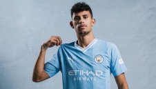 Ман Сити представи "вълка" Нунеш