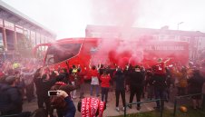 Ливърпул прави парад веднага след финала в ШЛ