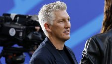 Швайни става треньор?