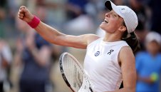 Ига Швьонтек срещу Мухова е финалът на "Ролан Гарос"