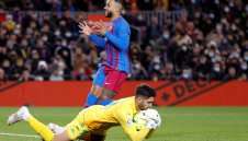 Разменна монета: Барса дава Депай за Мората