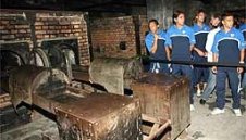 Лидерът в Испания посети лагер на смъртта