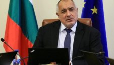 Феновете на Дунав на колене пред Бойко Борисов