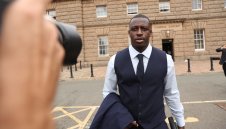 Оправдаха защитник на Сити по дело в изнасилване