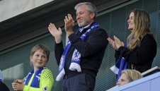 Нов обрат: Бивш собственик на Ливърпул може да закупи Челси