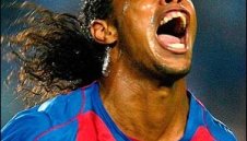 Роналдиньо иска титлата