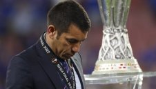 Свърши се: Уволниха Ван Бронкхорст след излагацията в Европа