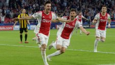 Аякс наби гърци в Амстердам