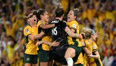 20 дузпи пратиха Австралия на полуфинал на световното за жени
