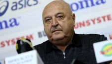 Венци Стефанов изригна: Бербатов ще бъде ошамарен на конгреса, не е почерпил с 20 лв.