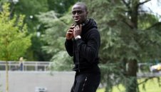 Менди минава тестове за Реал в Париж