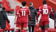 Луда теория: Ливърпул се сринал заради... вятъра? + ВИДЕО