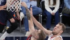 Силен Везенков започна с дабъл-дабъл сезона в Евролигата