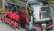 Барса се фука с нов автобус