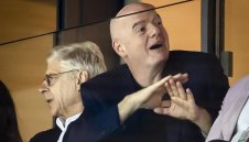 "Лалета" ще "скубят" ФИФА за 1 000 000 000 долара?