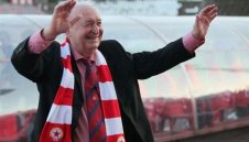 Жеката за шеф на ЦСКА: Скъсвах го от бой! Биех му шутове отзад!