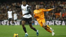 Защитник на Валенсия предпочита Германия пред Англия