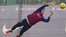 Секси архитектка роди второ от вратаря на Барса + СНИМКИ 