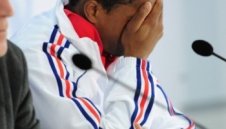 &quot;Петлите&quot; съвсем изкукуригаха, Евра и Рибери плачат пред журналисти