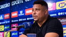 Феномен: Роналдо плати дългове на Крузейро за 3.6 млн. долара