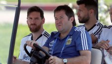 Меси иска Кун в Барса