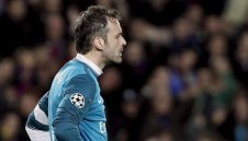 Венгер не бърза да отписва Алмуня