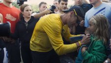 Държавата съди Ланс Армстронг за 100 000 000 долара