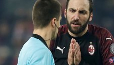 Игуаин подаде официална молба за трансфер в Челси