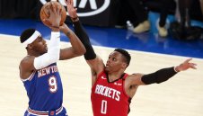 Ню Йорк приземи Ракетите и взе първа победа у дома над съперника от 2009