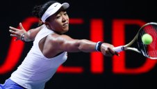 Осака се справи с Квитова на старта, на финалния турнир в Шънчжън