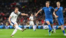 Хари Кейн се развихри в 100-ия си мач! Капитанът с два гола срещу Финландия