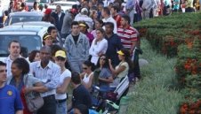 Фен почина докато чака за билети на световното в ЮАР