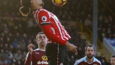 Недоволният Ван Дайк се завръща за "светците"