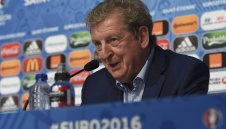 Махат Ходжсън при издънка на Евро 2016