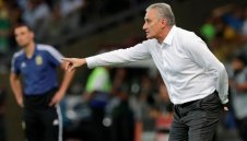 Тите: Меси е от друга планета, сменихме тактиката заради него