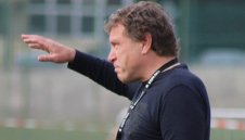 Култовият Вили Вуцов тръгна с победа