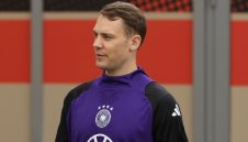 Нойер мрънка след издънката си срещу Гърция