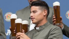 Стопли ли се в Ливърпул? Мюнхенски подигравки за Хамес...