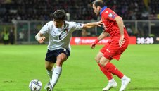 Новият Пирло реже Юнайтед, Барса и ПСЖ, остава в Италия