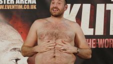 Тайсън Фюри в депресия, взимат му титлите