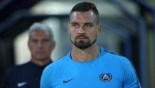 Ненужният Полачек извива ръцете на Левски 