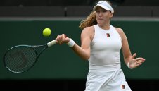 Андреева е в четвърти кръг, чака шампионката Крейчикова