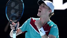 Шаповалов скочи на Надал и съдията: Не е честно!