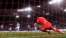 Страхотна драма! "Старата госпожа" възкръсна, но Суперкупата е за Лацио + ВИДЕО