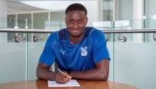 Челси продаде защитник на Палас за добри пари