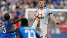 Тотнъм към Юнайтед: Забравете за Дайър! Търсете си друг халф