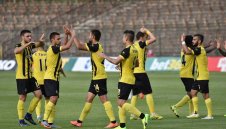 С головете си звездата на Ботев хвана погледа на Лудогорец